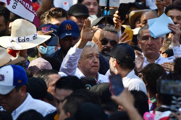 November 27, 2022, Mexico City, Mexico: Mexico s President, Andres Manuel Lopez Obrador, leads the March of Transformation in the Angel of Independence towards the Zocalo, prior to his 4th Government Report. on November 27, 2022 in Mexico City, Mexico. Mexico City Mexico - ZUMAe321 20221127_zia_e321_034 Copyright: xCarlosxTischler xEyepixxGroupx