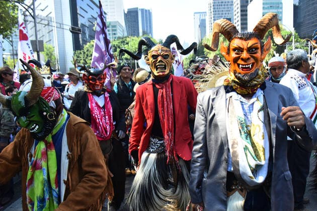 News Bilder des Tages November 27, 2022, Mexico City, Mexico: Persons join during the March of Transformation in support of the Mexican President Andres Manuel Lopez Obrador at the Angel of Independence towards the Zocalo, prior to Lopez Obrador 4th Government Report. on November 27, 2022 in Mexico City, Mexico. Mexico City Mexico - ZUMAe321 20221127_zia_e321_076 Copyright: xCarlosxTischler xEyepixxGroupx