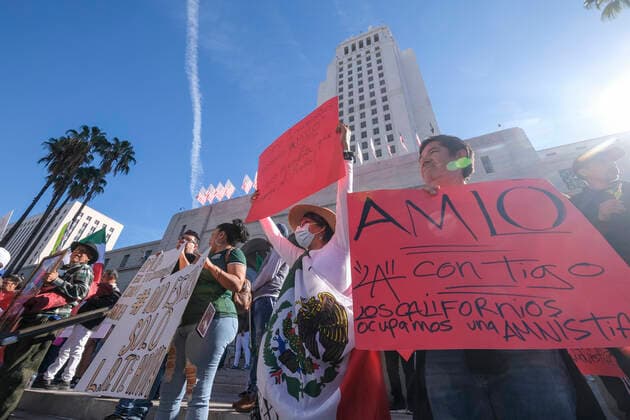 November 27, 2022, Los Angeles, California, USA: Members of the Full Rights for Immigrants Coalition take part in a rally to support political reform in Mexico, Sunday November 27, 2022 in Los Angeles. Los Angeles USA - ZUMAc68_ 20221127_zaf_c68_010 Copyright: xRingoxChiux