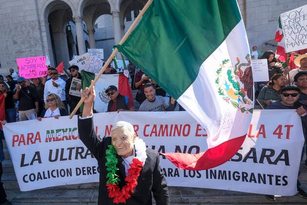 November 27, 2022, Los Angeles, California, USA: Members of the Full Rights for Immigrants Coalition take part in a rally to support political reform in Mexico, Sunday November 27, 2022 in Los Angeles. Los Angeles USA - ZUMAc68_ 20221127_zaf_c68_011 Copyright: xRingoxChiux