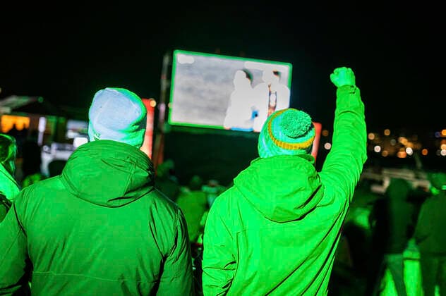 Public Viewing of the news portal TAG24 at the beach bar Magdeburg About 70 fans watch at 3 degrees Celsius and with mulled wine the game Spain against Germany 1 1 of the FIFA World Cup 2022 in Qatar Magdeburg, 27 11 2022 Foto:xM.xPatzigx xFuturexImage