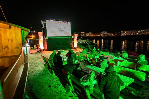 Public Viewing of the news portal TAG24 at the beach bar Magdeburg About 70 fans watch at 3 degrees Celsius and with mulled wine the game Spain against Germany 1 1 of the FIFA World Cup 2022 in Qatar Magdeburg, 27 11 2022 Foto:xM.xPatzigx xFuturexImage