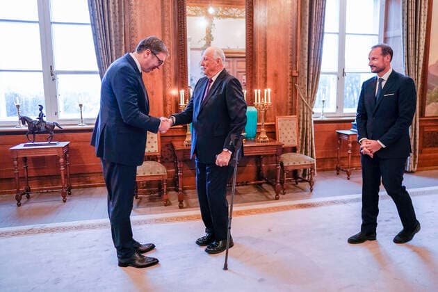 Entertainment Themen der Woche KW48 Entertainment Bilder des Tages Oslo, König Harald von Norwegen empfängt Aleksandar Vucic Oslo 20221128. Kong Harald og kronprins Haakon mottar Serbias president Aleksandar Vu?i? i audiens pa Slottet i Oslo mandag. Oslo Norge xx *** Oslo 20221128 King Harald and Crown Prince Haakon receive Serbias President Aleksandar Vu in audience at the Palace in Oslo Monday Oslo Norway xx,  Copyright: xStianxLysbergxSolumx a0A9nyjKC3w