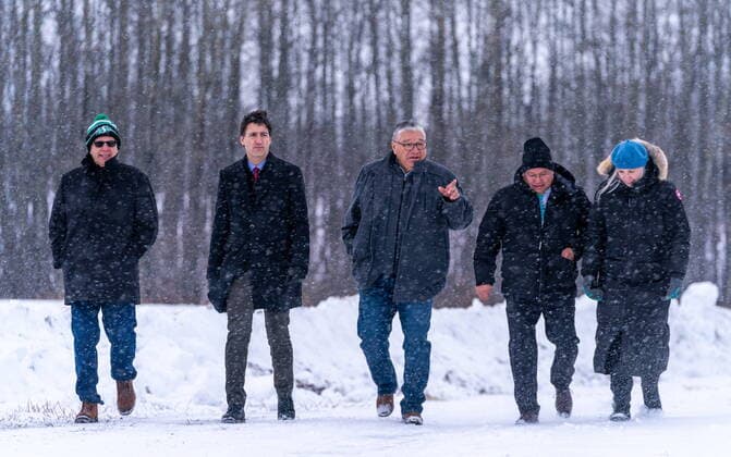 November 28, 2022, James Smith Cree Nation, SK, Canada: Peter Chapman Band Chief Robert Head, left to right, Prime Minister Justin Trudeau, Chakastaypasin Chief Calvin Sanderson, James Smith Cree Nation Chief Wally Burns, and Minister of Indigenous Services Patty Hajdu, arrive at the gravesite of the victims of the mass stabbing incident at James Smith Cree Nation, Sask., on Monday, November 28, 2022. James Smith Cree Nation Canada - ZUMAc35_ 20221128_zaf_c35_071 Copyright: xHeywoodxYux