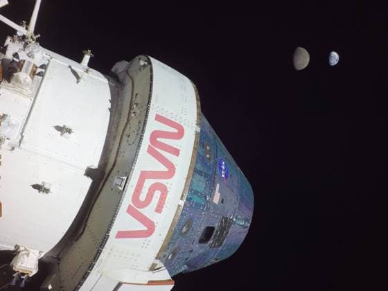 Bilder des Jahres, News 11 November News Themen der Woche KW48 News Bilder des Tages On November 28, 2022, flight day thirteen of the Artemis I mission, Orion reached its maximum distance from Earth during the Artemis I mission when it was 268,563 miles away from our home planet. Orion has now traveled farther than any other spacecraft built for humans. NASA  WAX2022112801 NASA