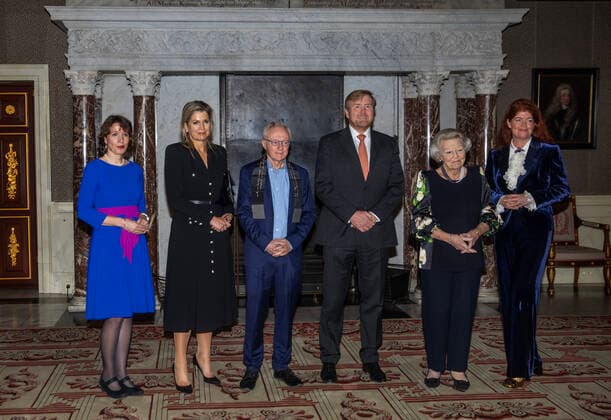 29-11-2022 Amsterdam King Willem-Alexander with Princess Beatrix and Queen Maxima at the award ceremony of the Erasmus Prize, 150.000,-- euro to the Israeli writer David Grossman (Jerusalem, 1954) in the Royal Palace of Amsterdam. This year theme is Connectors in a Divided World. Â  Copyright: xPPEx