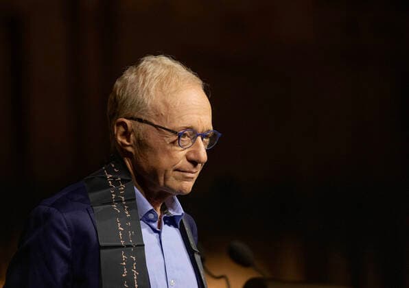 29-11-2022 Amsterdam the award ceremony of the Erasmus Prize, 150.000,-- euro to the Israeli writer David Grossman (Jerusalem, 1954) in the Royal Palace of Amsterdam. This year theme is Connectors in a Divided World. Â  Copyright: xPPEx