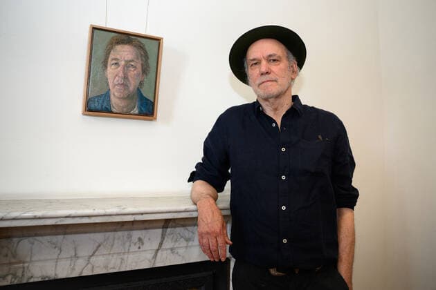 DOUG MORAN PORTRAIT PRIZE WINNER, Graeme Drendel poses for a photograph with his winning painting, Portrait of Lewis Miller, during the announcement of the winner of the 2022 Doug Moran National Portrait Prize at Juniper Hall in Sydney, Wednesday, November 30, 2022. ( NO ARCHIVING, EDITORIAL USE ONLY, NO USE IN BOOKS WITHOUT CONSENT SYDNEY NSW AUSTRALIA  Copyright: xDANxHIMBRECHTSx 20221130001736824923
