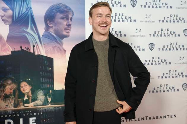 Albrecht Schuch at the premiere of the feature film Die stillen Trabanten at Passage Kinos Leipzig, 29 11 2022 Foto:xB.xBartschx xFuturexImage