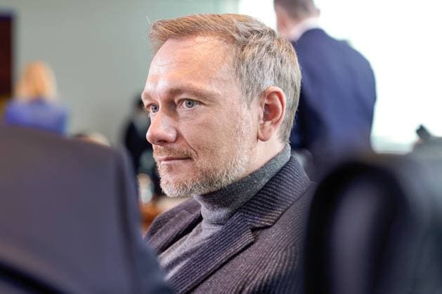 News Themen der Woche KW48 News Bilder des Tages Auftaktbilder im Vorfeld der Kabinettsitzung im Bundeskanzleramt Aktuell, 30.11.2022, Berlin, Bundesfinanzminister Christian Lindner (FDP) im Portrait im Vorfeld der Kabinettssitzung, Sitzung des Bundeskabinett im Bundeskanzleramt in Berlin Berlin Berlin Deutschland *** Prelude pictures in the run-up to the cabinet meeting in the Federal Chancellery Current, 30 11 2022, Berlin, Federal Minister of Finance Christian Lindner FDP in portrait in the run-up to the cabinet meeting, meeting of the Federal Cabinet in the Federal Chancellery in Berlin Berlin Germany