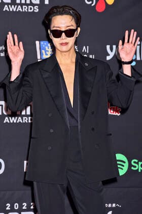J Hope of BTS at the MAMA Awards 2022 ceremony at Kyocera Dome Osaka, 30 11 2022. Foto:xK.xNarax xFuturexImage