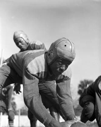 RECORD DATE NOT STATED Bethune-Cookman College, Daytona Beach, Florida, 1943. Creator: Gordon Parks. Copyright:xHeritagexArt HeritagexImagesx IMAGO ,2902866 ! ACHTUNG: AUFNAHMEDATUM GESCHÄTZT!  Copyright:HeritagexArt HeritagexImagesx IMAGO