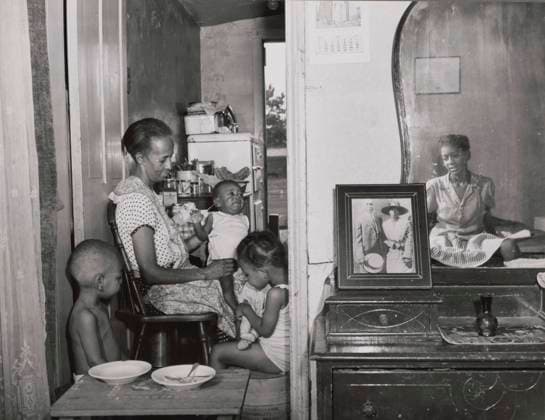 RECORD DATE NOT STATED Mrs. Ella Watson, a government charwoman..., Washington, D.C., 1942. Creator: Gordon Parks. Copyright:xHeritagexArt HeritagexImagesx IMAGO ,2902888 ! ACHTUNG: AUFNAHMEDATUM GESCHÄTZT!  Copyright:HeritagexArt HeritagexImagesx IMAGO