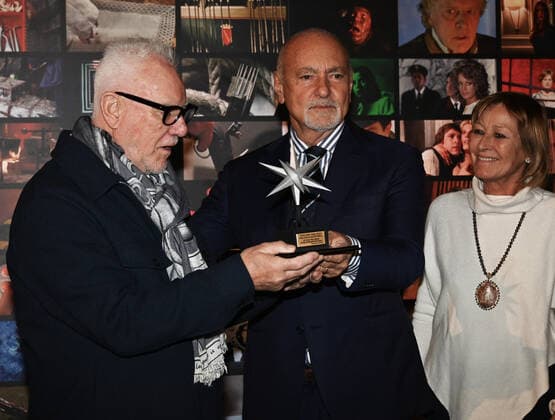 Torinoi,Italy Torino Film Festival 40th edition photocall Malcolm McDowell receives the Stella della Mole award In the picture:Malcolm McDowell receives the Stella della Mole award,Enzo Ghigo president of the National Cinema Museum  Copyright: xNickxZonnax xipa-agency.netx xNickxZonnax IPA_IPA34816491