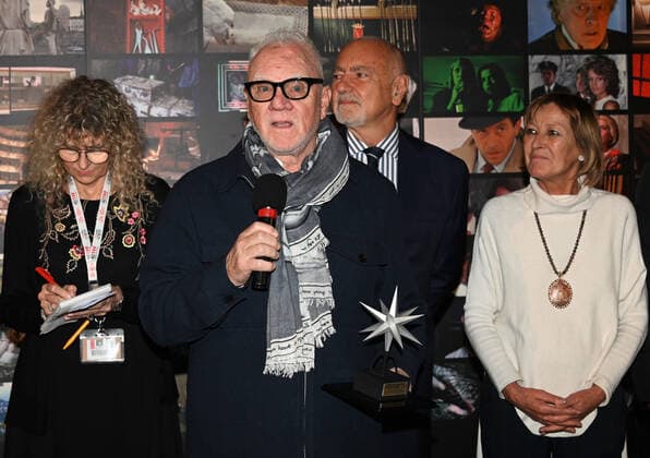 Torinoi,Italy Torino Film Festival 40th edition photocall Malcolm McDowell receives the Stella della Mole award In the picture:Malcolm McDowell receives the Stella della Mole award  Copyright: xNickxZonnax xipa-agency.netx xNickxZonnax IPA_IPA34816498