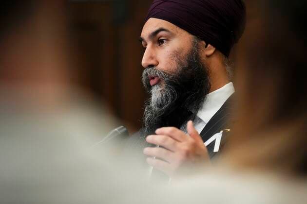 November 30, 2022, Ottawa, ON, CAN: NDP leader Jagmeet Singh speaks to reporters in the foyer prior to question period in the House of Commons on Parliament Hill in Ottawa, on Wednesday, Nov. 30, 2022. Ottawa CAN  - ZUMAc35_ 20221130_zaf_c35_079 Copyright: xSeanxKilpatrickx