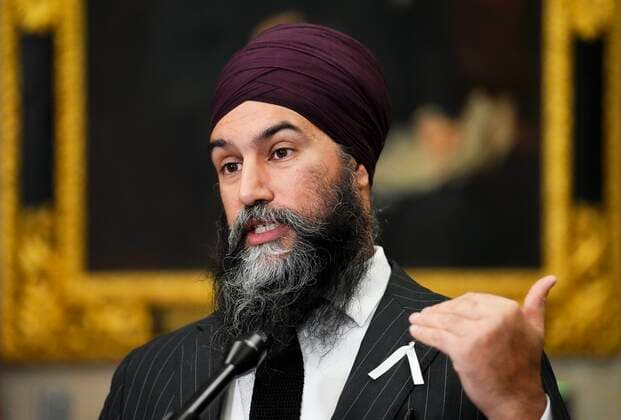 November 30, 2022, Ottawa, ON, CAN: NDP leader Jagmeet Singh speaks to reporters in the foyer prior to question period in the House of Commons on Parliament Hill in Ottawa, on Wednesday, Nov. 30, 2022. Ottawa CAN  - ZUMAc35_ 20221130_zaf_c35_081 Copyright: xSeanxKilpatrickx
