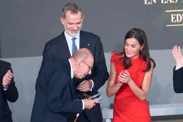 01-12-2022 Tenerife Queen Letizia and King Felipe attend the gold medal for merit of the fine arts 2021 at the Tenerife space for the arts at Santa Cruz at Tenerife. No Spain Â  Copyright: xPPEx