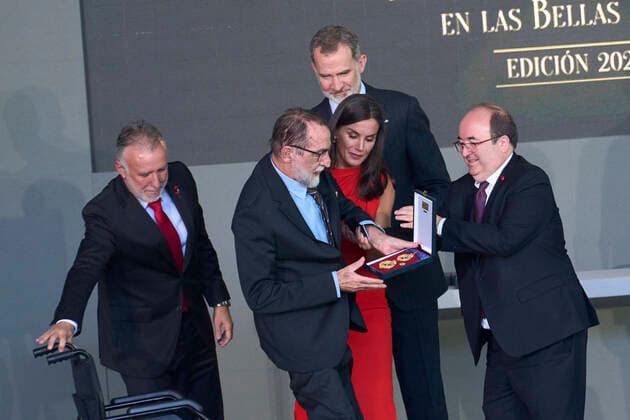01-12-2022 Tenerife Queen Letizia and King Felipe attend the gold medal for merit of the fine arts 2021 at the Tenerife space for the arts at Santa Cruz at Tenerife. No Spain Â  Copyright: xPPEx