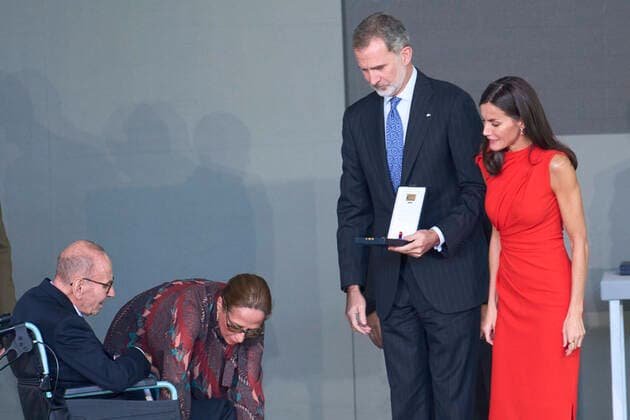 01-12-2022 Tenerife Queen Letizia and King Felipe attend the gold medal for merit of the fine arts 2021 at the Tenerife space for the arts at Santa Cruz at Tenerife. No Spain Â  Copyright: xPPEx