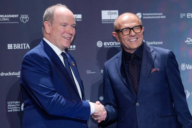15 German Sustainability Award in Duesseldorf S D Prince Albert II of Monaco the Honorary Laureate together with Stefan Schulze Hausmann, Member of the Board German Sustainability Award on the Red Carpet at the 15 German Sustainability Award at the Maritim Hotel in Duesseldorf Duesseldorf North Rhine Westphalia Germany