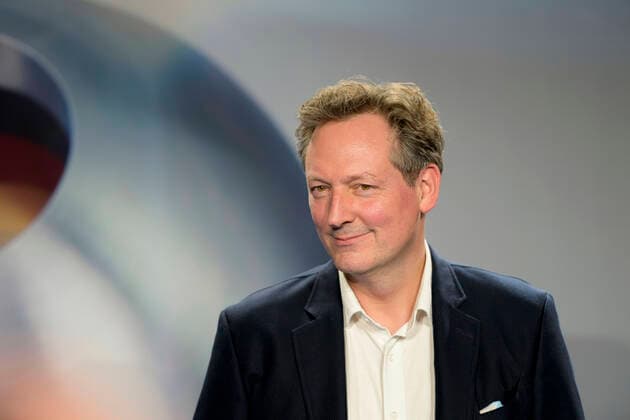 Dr Eckart von HIRSCHHAUSEN, moderator, physician, German Sustainability Award ceremony on 02 12 2022 in Duesseldorf Germany