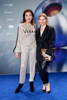German Sustainability Award 2022 Alexandra von Rehlingen and Nicoline Wöhrle Dr Hauschka on the red carpet at the German Sustainability Award ceremony at the Maritim Hotel in Düsseldorf, Germany Copyright: xEventpressxGolejewskix