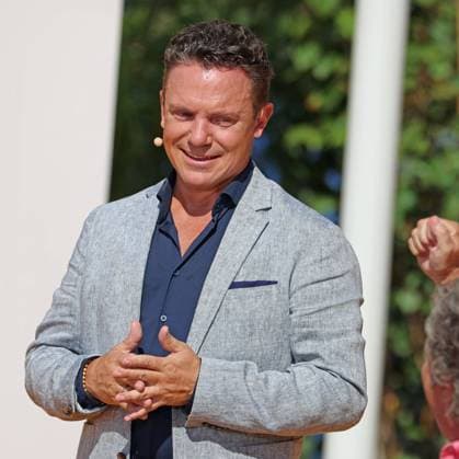 Immer wieder sonntags 2022-12 Zu Tränen gerührter Moderator Stefan Mross anlässlich der ARD-Unterhaltungsshow Immer wieder sonntags im Wasserpark Rulantica, Rust. TV-Aufzeichnung und Live-Übertragung vom 04.09.2022 aus Rust, Deutschland. *** Immer wieder sonntags 2022 12 To tears moved host Stefan Mross on the occasion of the ARD entertainment show Immer wieder sonntags in the water park Rulantica, Rust TV recording and live broadcast of 04 09 2022 from Rust, Germany