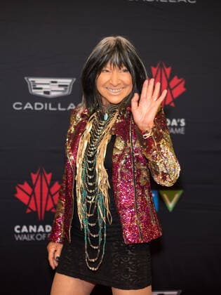 December 3, 2022, TORONTO, ON, CANADA: Award-winning singer-songwriter Buffy Sainte-Marie poses for a photograph on the red carpet for the 2022 Canada™s Walk of Fame Gala in Toronto, on Saturday, December 3, 2022. TORONTO CANADA  - ZUMAc35_ 20221203_zaf_c35_131 Copyright: xTijanaxMartinx