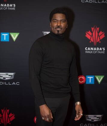 December 3, 2022, TORONTO, ON, CANADA: Grammy Award nominee Glenn Lewis, poses for a photograph on the red carpet before performing at the 2022 Canada™s Walk of Fame Gala in Toronto, on Saturday, December 3, 2022. TORONTO CANADA  - ZUMAc35_ 20221203_zaf_c35_140 Copyright: xTijanaxMartinx