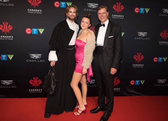 December 3, 2022, TORONTO, ON, CANADA: The Conacher family, on behalf of 2022 inductee Lionel Conacher, pose for a photograph on the red carpet for the 2022 Canada™s Walk of Fame Gala in Toronto, on Saturday, December 3, 2022. TORONTO CANADA  - ZUMAc35_ 20221203_zaf_c35_153 Copyright: xTijanaxMartinx