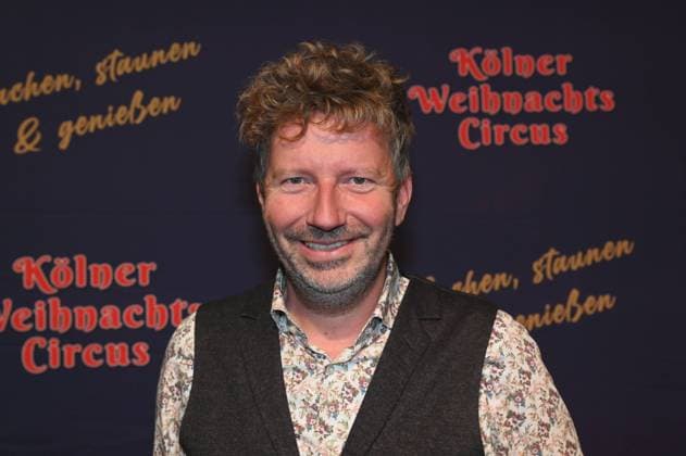 Moderator Thorsten Schorn kommt zur Premiere des 7. Kölner Weihnachtscircus der bis zum 08.01.2023 zu sehen sein wird. *** Moderator Thorsten Schorn comes to the premiere of the 7 Cologne Christmas Circus which will be seen until 08 01 2023