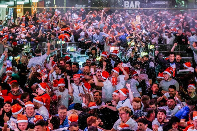 . 04 12 2022. London, United Kingdom. England WC Game Screening BoxPark Wembley. Fans gather at BoxPark Wembley to watch England play Senegal in the 2022 World Cup finals.  xMartynxWheatleyx xi-Imagesx IIM-23987-0022