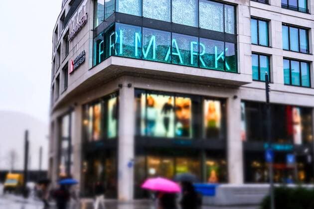 Düsseldorf 05.12.2022 Primark Modelabel Schadowstrasse Einkaufsstrasse Düsseldorf Nordrhein-Westfalen Deutschland *** Düsseldorf 05 12 2022 Primark fashion label Schadowstrasse shopping street Düsseldorf North Rhine Westphalia Germany