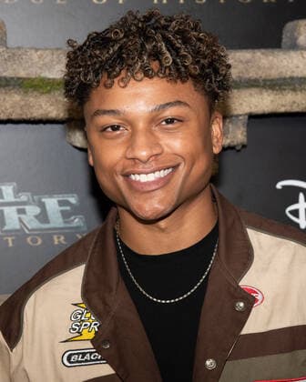 05 December 2022 - Los Angeles, California - Andre Swilley. Disney + premiere of Ã¢â‚¬oeNational Treasure: Edge of HistoryÃ¢â‚¬Â at El Capitan Theatre. Hollywood USA - ZUMAa123 20221205_zaa_a123_017 Copyright: xBillyxBennightx