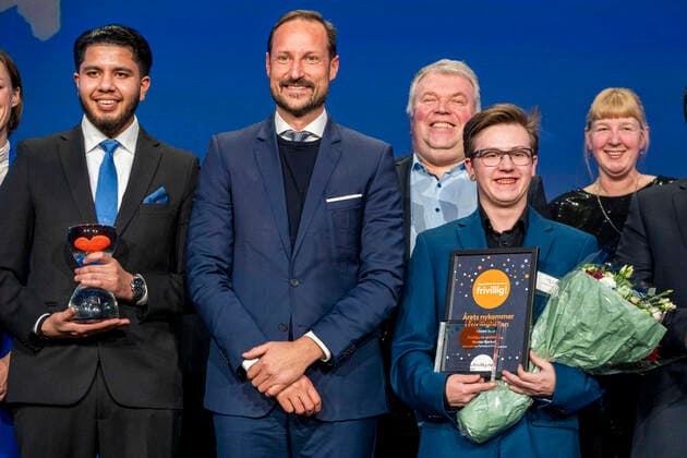 Oslo 20221205 The Volunteer Award is presented with, among others, Crown Prince Haakon in attendance Hasnain Asghar t v and Hunter Bjerkeli Oslo Norway xx,  Copyright: xTerjexPedersenx bqEZvvtDhS4