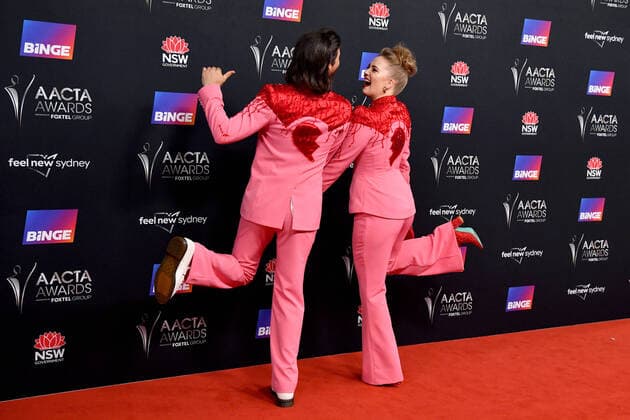 Bilder des Jahres 2022, Entertainment 12 Dezember Entertainment Bilder des Tages 2022 AACTA AWARDS, Kane Senes (left) and Hannah Barlow arrive for the 2022 AACTA Awards at the Hordern Pavilion in Sydney, Wednesday, December 7, 2022. ( NO ARCHIVING, EDITORIAL USE ONLY, NO USE IN BOOKS WITHOUT CONSENT SYDNEY NSW AUSTRALIA  Copyright: xBIANCAxDExMARCHIx 20221207001739815478