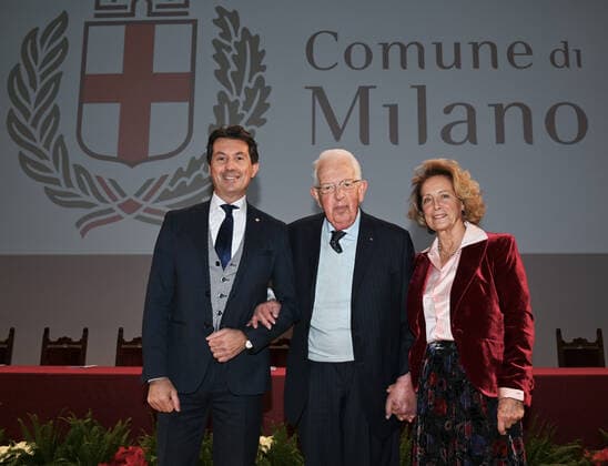 Italien, Verleihung des Verdienstordens der Stadt Mailand Milan, Italy Ambrogini 2022 Giuseppe Sala and the President of the City Council Elena Buscemi will deliver the Civic Merit Awards of the Municipality of Milan during the traditional ceremony to be held at the Teatro Dal Verme, In the picture: Alfredo Ambrosetti wife Lella, daughter Chiara and On Andrea Mascaretti  Copyright: xNickxZonnax xipa-agency.netx xNickxZonnax IPA_IPA34967343