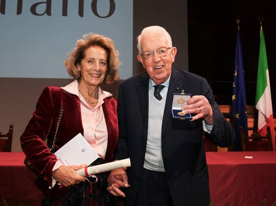 Italien, Verleihung des Verdienstordens der Stadt Mailand Milan,Italy Ambrogini 2022 Giuseppe Sala and the President of the City Council Elena Buscemi will deliver the Civic Merit Awards of the Municipality of Milan during the traditional ceremony to be held at the Teatro Dal Verme, In the picture:Alfredo Ambrosetti wife Lella  Copyright: xNickxZonnax xipa-agency.netx xNickxZonnax IPA_IPA34967429