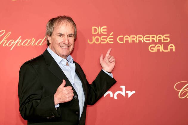 Bilder des Jahres 2022, Entertainment 12 Dezember Entertainment Themen der Woche KW49 Entertainment Bilder des Tages JosÃ Carreras Gala Chris de Burgh auf dem roten Teppich bei der JosÃ Carreras Gala in der Media City Leipzig. *** JosÃ Carreras Gala Chris de Burgh on the red carpet at the JosÃ Carreras Gala in the Media City Leipzig Copyright: xEventpressxGolejewskix
