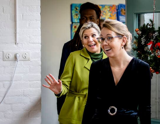 08-12-2022 Haarlem Queen Maxima at the More Music in the Classroom at the OBS De Globe school, one of the participant in the largest school band in the Netherlands, in Haarlem. The Queen attended a music class by the Flying Brigadier, Andre Accord. Â  Copyright: xPPEx