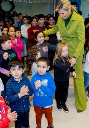 08-12-2022 Haarlem Queen Maxima at the More Music in the Classroom at the OBS De Globe school, one of the participant in the largest school band in the Netherlands, in Haarlem. The Queen attended a music class by the Flying Brigadier, Andre Accord. Â  Copyright: xPPEx