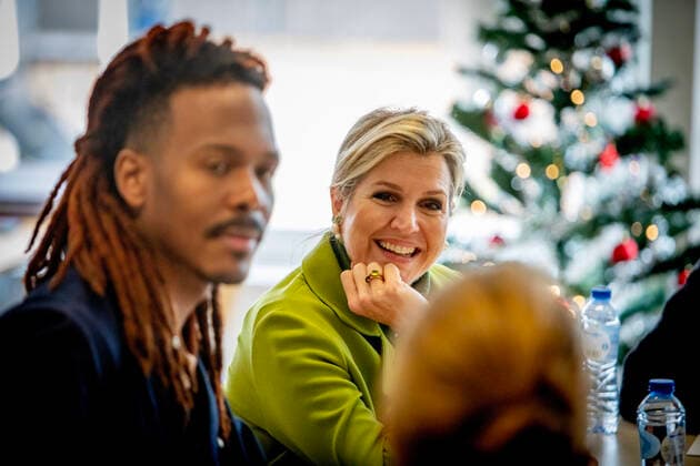 Entertainment Bilder des Tages 08-12-2022 Haarlem Queen Maxima at the More Music in the Classroom at the OBS De Globe school, one of the participant in the largest school band in the Netherlands, in Haarlem. The Queen attended a music class by the Flying Brigadier, Andre Accord. Â  Copyright: xPPEx