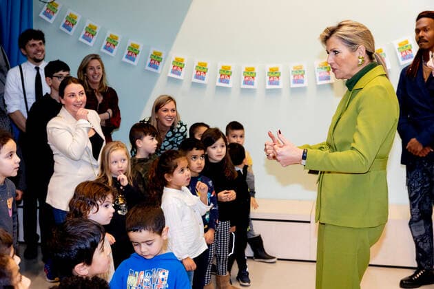 08-12-2022 Haarlem Queen Maxima at the More Music in the Classroom at the OBS De Globe school, one of the participant in the largest school band in the Netherlands, in Haarlem. The Queen attended a music class by the Flying Brigadier, Andre Accord. Â  Copyright: xPPEx