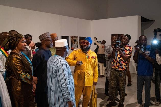 Bilder des Jahres 2022, Entertainment 12 Dezember Dr Bonaventure Soh Bejeng Ndikung, artistic director and curator of this 13th African Photography Biennale at the opening ceremony held on Thursday, December 8, 2022 at the National Museum of Mali in the presence of the Minister of Handicrafts, Culture, Hotel Industry and Tourism of the Republic of Mali, Mr Andogoly Guindo, This 13th edition of the Rencontres de Bamako entitled Maa ka Maaya ka ca a yere kono - On multiplicity, difference, becoming and heritage is being held from 8 December 2022 to 8 February 2023 and is celebrating its 28th anniversary.  NicolasxRemenex xLexPictorium LePictorium_0271272
