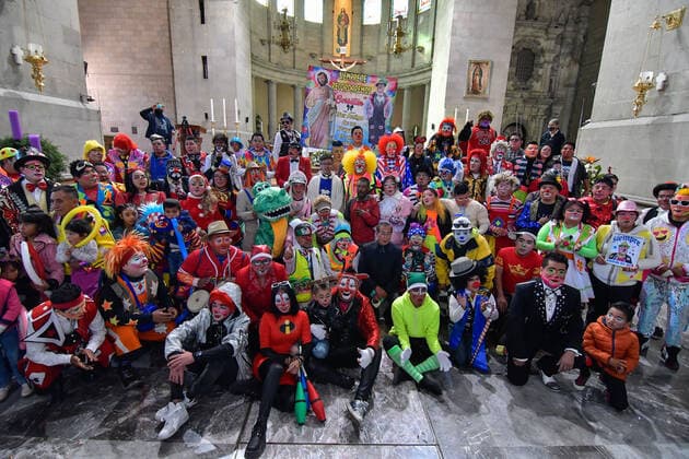 December 08 in Toluca, Mexico : As part of the celebrations of the national day of the clown on December 10, Toluca clowns came to the Cathedral of San Jose to hear mass and then with dances and performance walked through the main streets of downtown. on December 08 in Toluca, Mo xico. Toluca Mexico - ZUMAe321 20221208_zia_e321_112 Copyright: xArturoxHernandezx