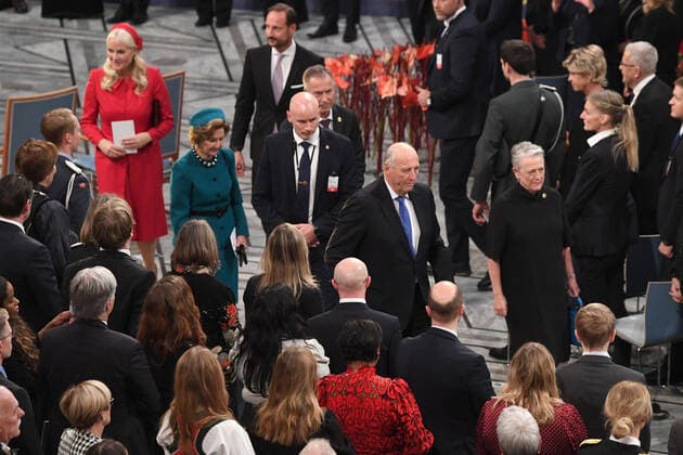 Crown Princess Mette-Marit of Norway, Crown Prince Haakon of Norway, Queen Sonja of Norway, King Harald V of Norway and Norwegian Nobel Committee chairwoman Berit Reiss-Andersen attend the 2022 Nobel Peace Prize award ceremony at the City Hall in Oslo, Norway on December 10, 2022.  LON20221210227 PAULxTREADWAY