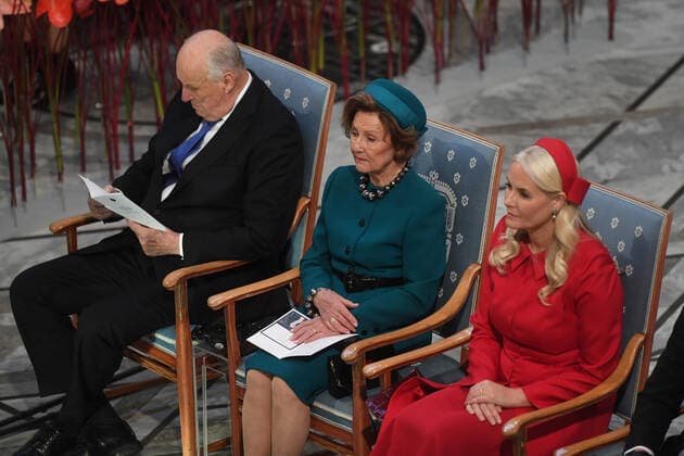 King Harald V of Norway, Queen Sonja of Norway, and Crown Princess Mette-Marit of Norway attend the 2022 Nobel Peace Prize award ceremony at the City Hall in Oslo, Norway on December 10, 2022.  LON20221210222 PAULxTREADWAY