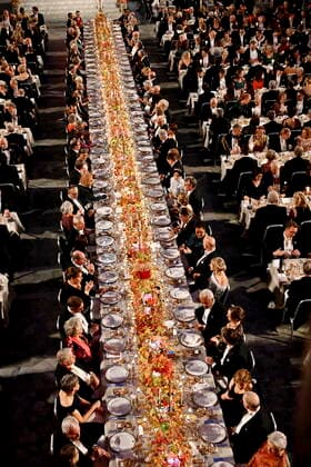 STOCKHOLM 20221210 The table of honor during the Nobel banquet in the City Hall in Stockholm on Saturday STOCKHOLM Sweden x10030x,  Copyright: xJonasxEkströmer TTx NOBEL 2022 BANKETTEN