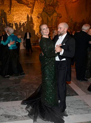 STOCKHOLM 20221210 The Center Partys party leader Annie Lööf dances after dinner at the Nobel Banquet in the City Hall in Stockholm on Saturday STOCKHOLM Sweden x10050x,  Copyright: xPontusxLundahl TTx NOBEL 2022 BANKETTEN